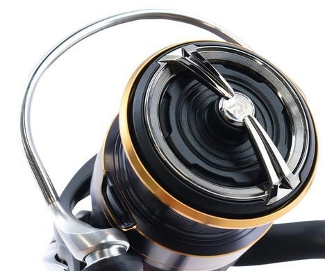Катушка Daiwa 20 Legalis LT 3000-C (10425-300)